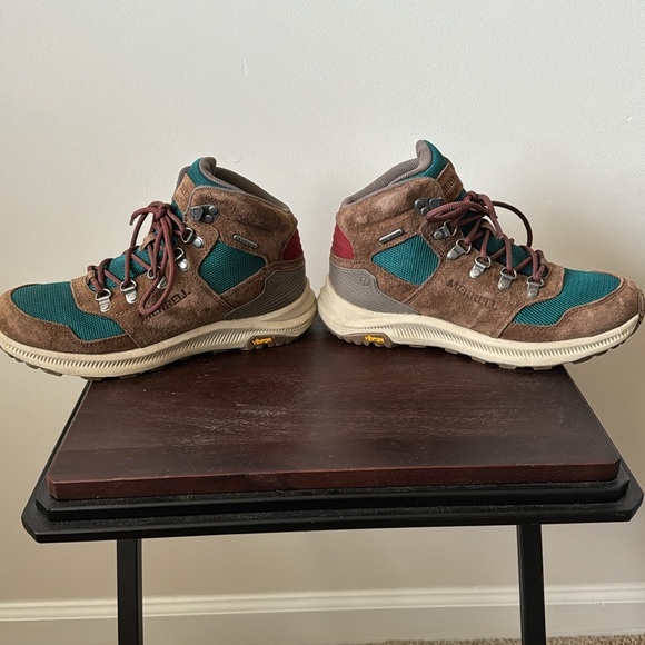 Merrell Hiking Boots - Picture 7 of 15